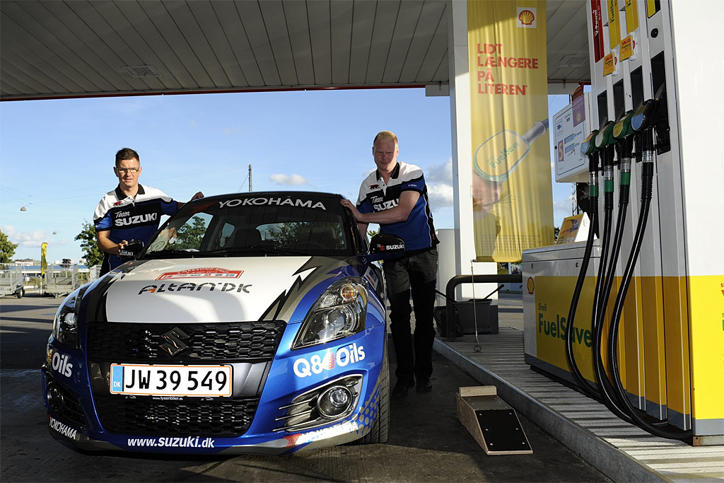 Anders Lysen og Kenneth Madsen deltog med den decideret sporty Suzuki Swift Sport og kørte 15,7 km/l.
(Foto: Michael Eisenberg)